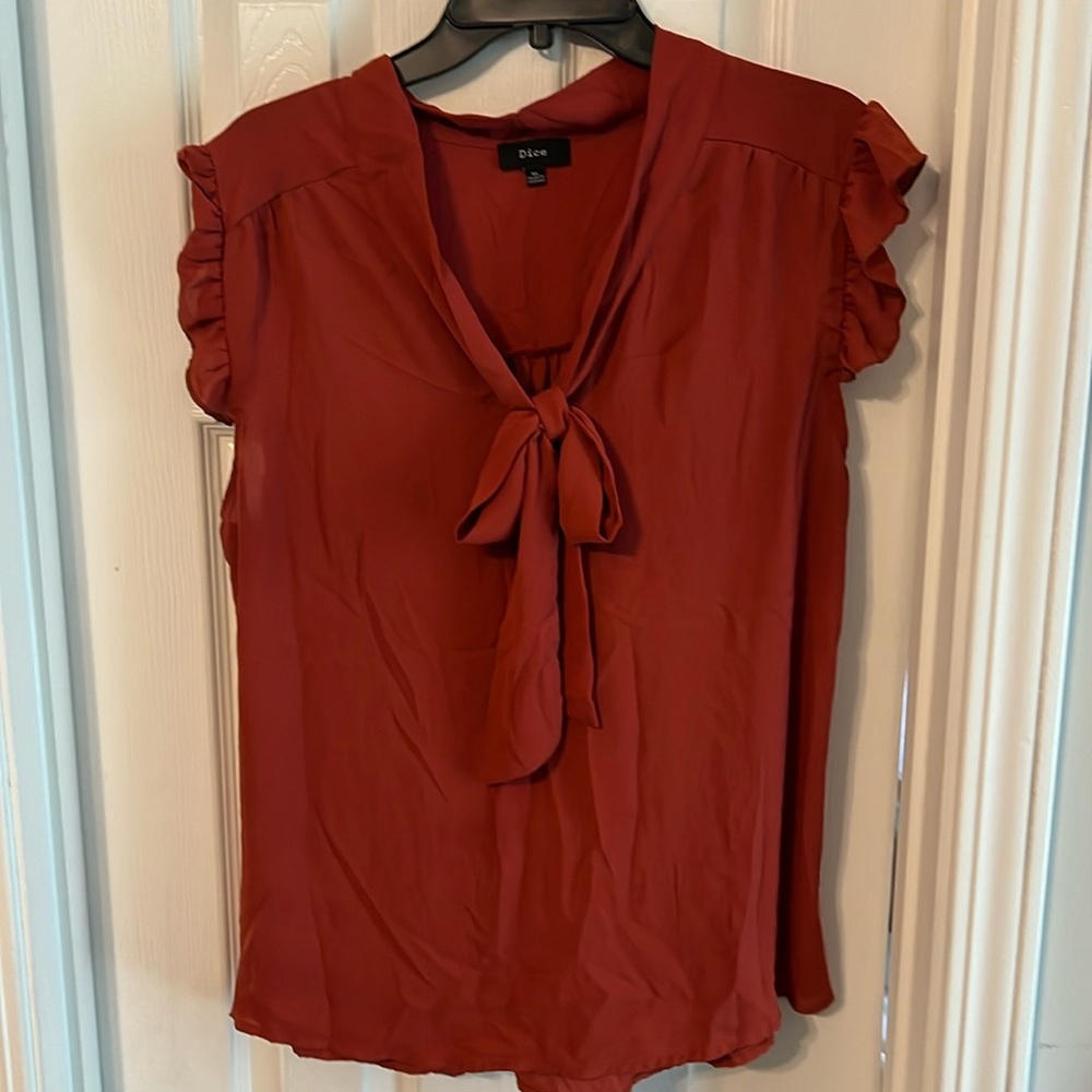 Dice Very Sleeveless Pretty Burnt Orange Blouse Women Size XL With Bow